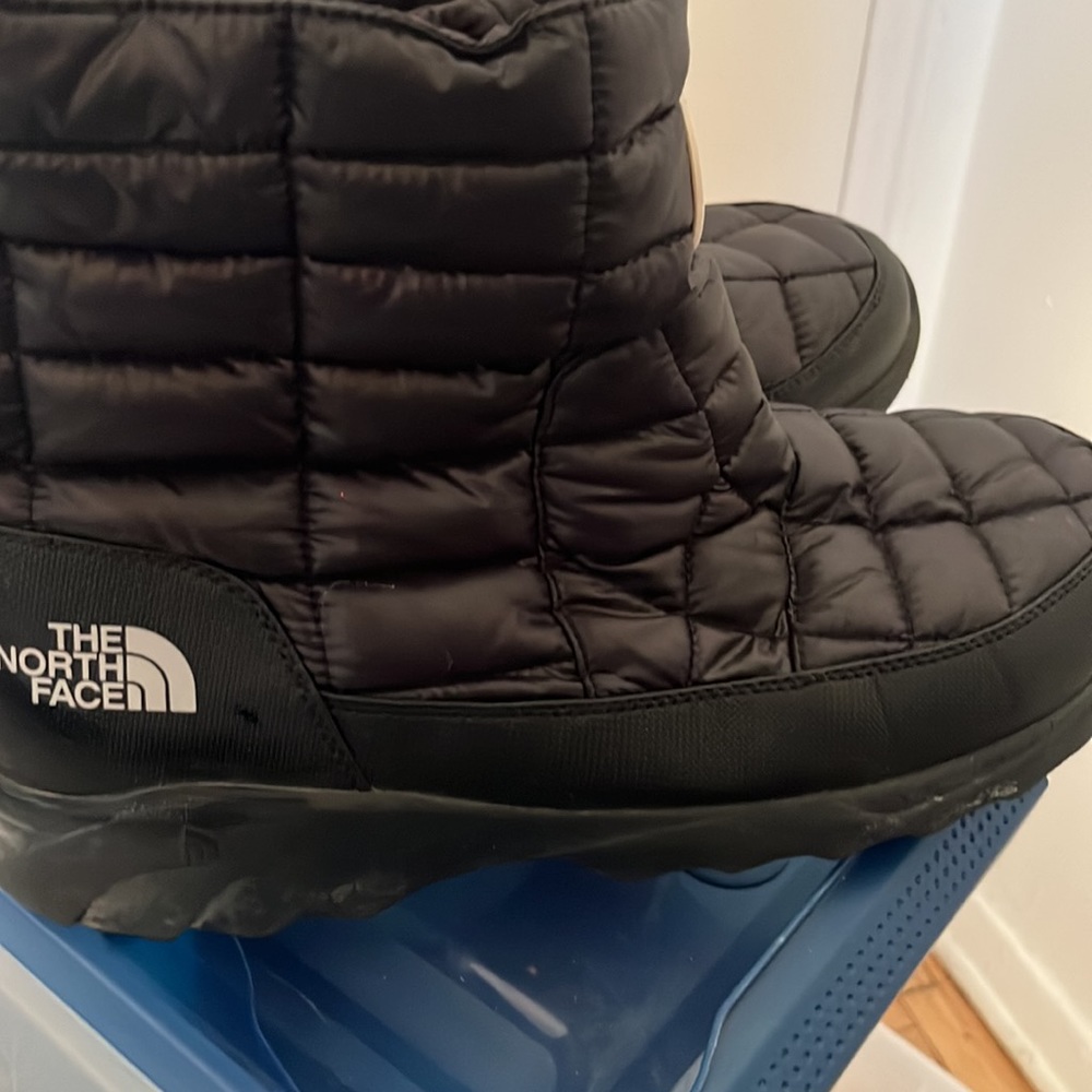 North Face - Picture 6 of 8